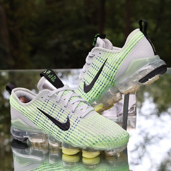 Nike Air VaporMax Flyknit 3 Light Silver Volt - Picture 1 of 13